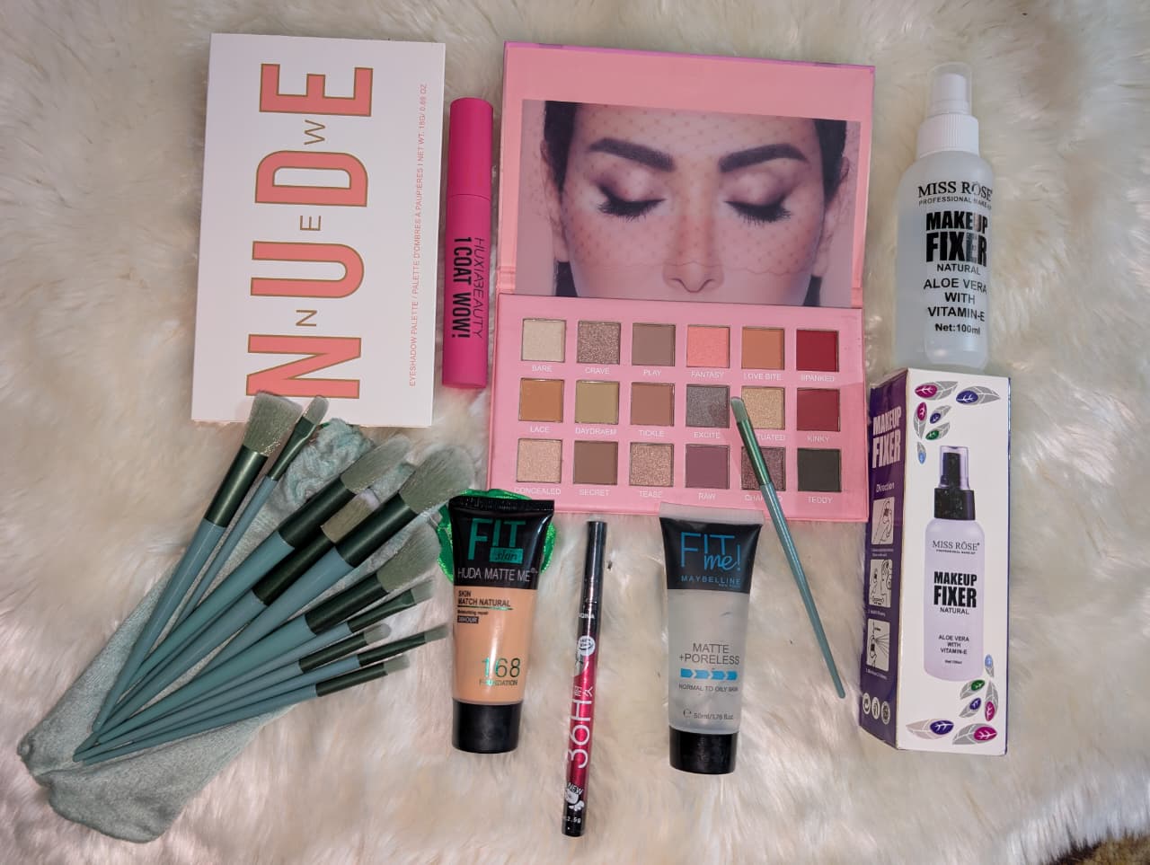 9 Pcs Make-Up Deal Complete Set For Everyday Beauty Essentials