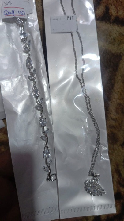 Tulip Bracelet With Swan Necklace Stainless Steel Durable Comfortable Stylish Affordable Practical Choice Reliable Performance