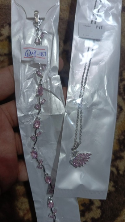 Tulip Bracelet With Swan Necklace Stainless Steel Durable Comfortable Stylish Affordable Practical Choice Reliable Performance